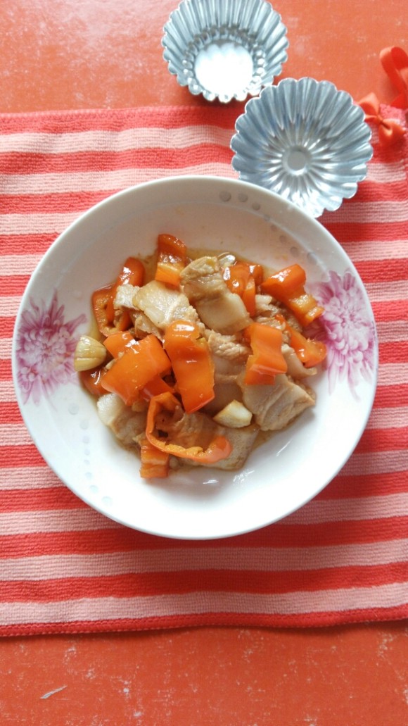 红菜椒炒五花肉