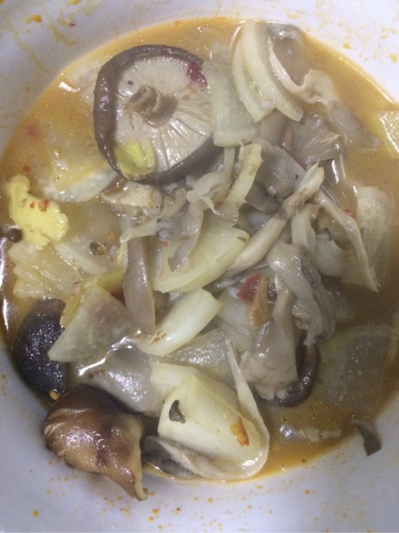 蘑菇萝卜汤