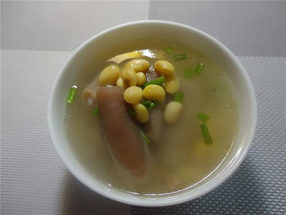 黄豆猪尾汤