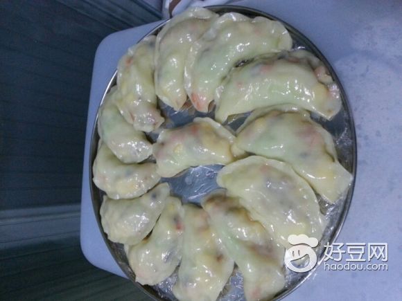 甘蓝玉米香菇饺子