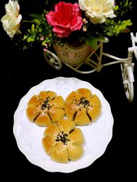 花朵豆沙面包