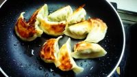 生煎韭菜饺子