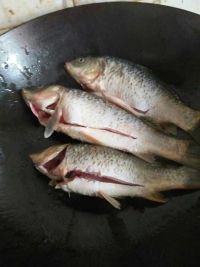鲫鱼豆腐汤