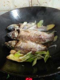 鲫鱼豆腐汤