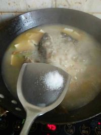鲫鱼豆腐汤