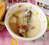 鲫鱼豆腐汤