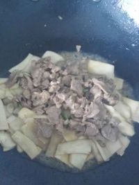 杏鲍菇炒肉片