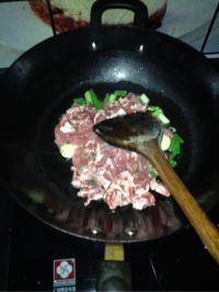 牛肉炒平菇