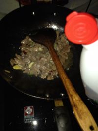 牛肉炒平菇