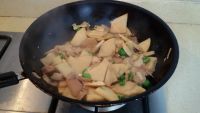 农家青椒笋香炒肉片