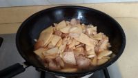 农家青椒笋香炒肉片