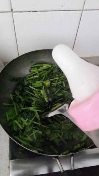 菠菜炒鸡蛋