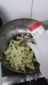 凉拌菜花