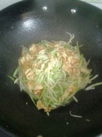西葫芦炒鸡蛋