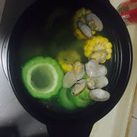 瘦肉玉米苦瓜花蛤汤