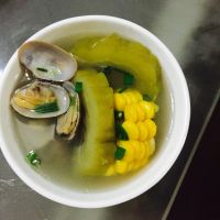 瘦肉玉米苦瓜花蛤汤