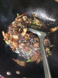 蘑菇炒肉