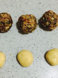 传统五仁月饼