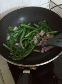 油菜花炒肉