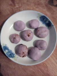 紫薯红糖芝麻馅汤圆