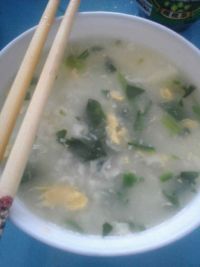 菠菜鸡蛋粥