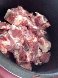 猪尾骨饭豆莲藕汤