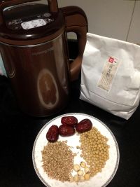 红枣莲子莜麦豆浆