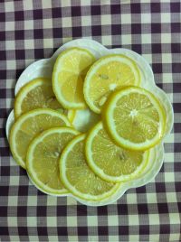 柠檬薏米蜂蜜水