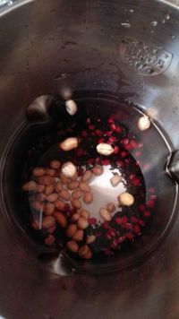 黑米红豆花生豆浆