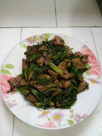 菠菜炒猪肝