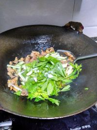 芹菜炒肉