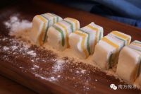 五彩缤纷的雨花石汤圆