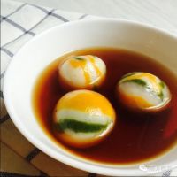 五彩缤纷的雨花石汤圆