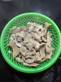 泡姜香芹炒猪心
