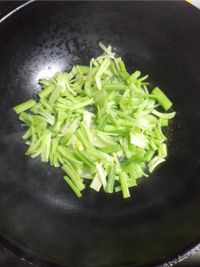 泡姜香芹炒猪心