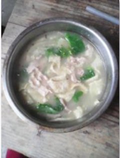 白菜猪肉苕粉皮汤