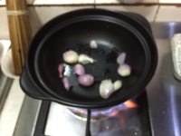 蒜子焖骨鱼