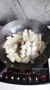 春笋肉丸豆腐汤