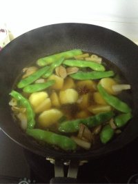 土豆豆角粉条炖五花肉