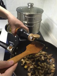 香菇炒肉