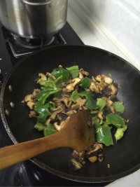香菇炒肉