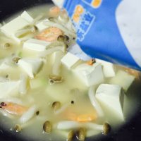 豆腐鲜虾煲