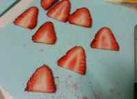 黄桃草莓思慕雪