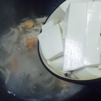 豆腐鲜虾煲
