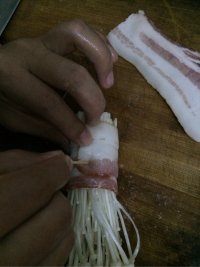 培根金针菇卷