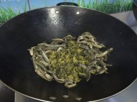 跳跳鱼炒雪菜