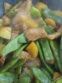猪肉炖土豆油豆