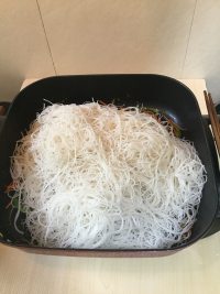 菜椒胡萝卜炒米粉
