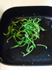 菜椒胡萝卜炒米粉