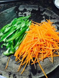 菜椒胡萝卜炒米粉